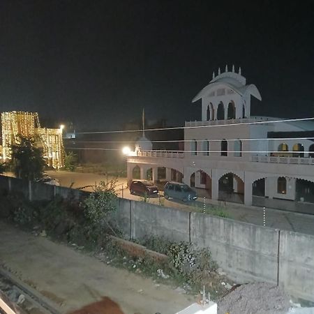 Hotel Jaipur In, Jatipura Parikrama Marg Near Mukharvind Temple Govardhan Eksteriør billede