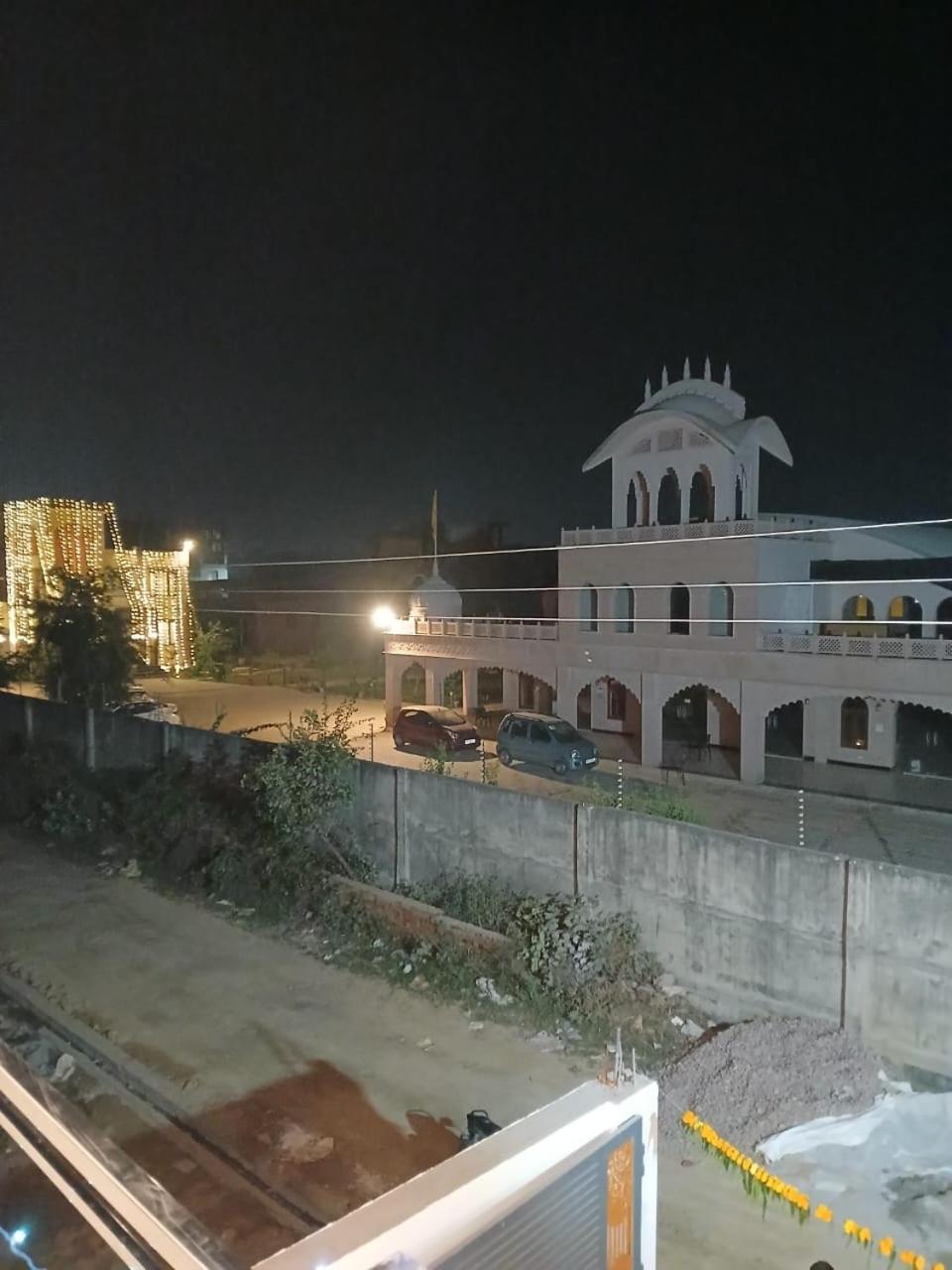 Hotel Jaipur In, Jatipura Parikrama Marg Near Mukharvind Temple Govardhan Eksteriør billede