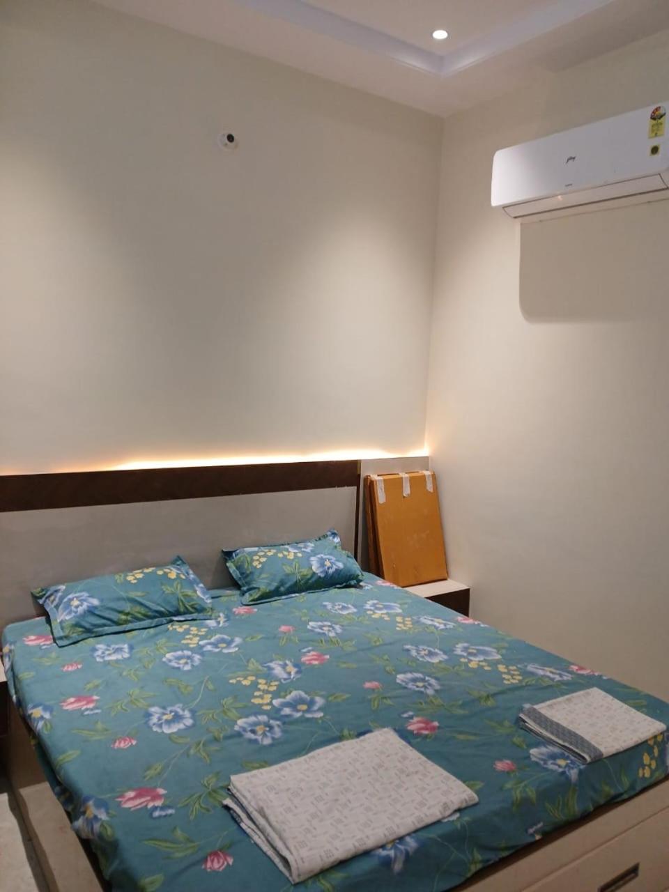 Hotel Jaipur In, Jatipura Parikrama Marg Near Mukharvind Temple Govardhan Eksteriør billede
