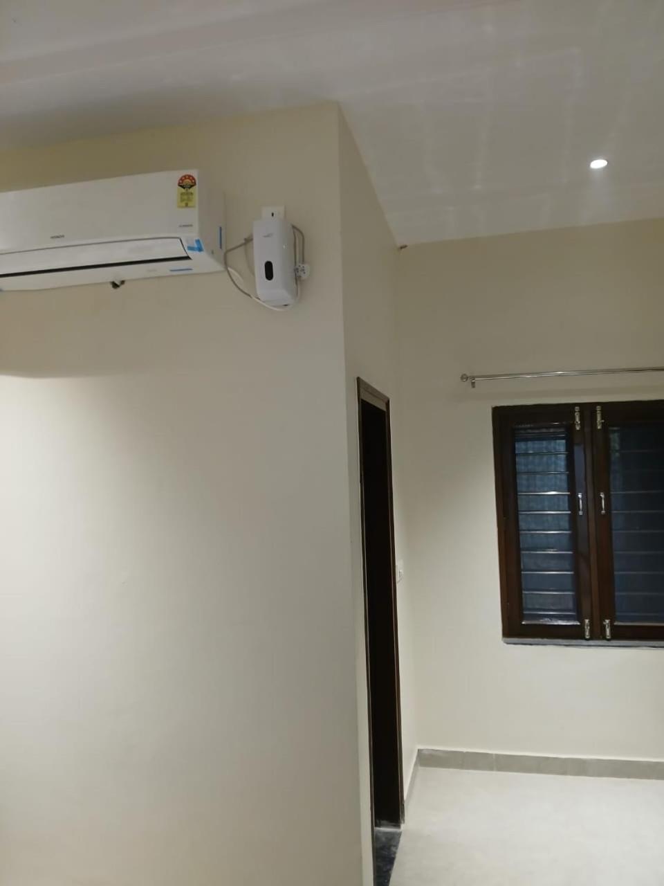 Hotel Jaipur In, Jatipura Parikrama Marg Near Mukharvind Temple Govardhan Eksteriør billede